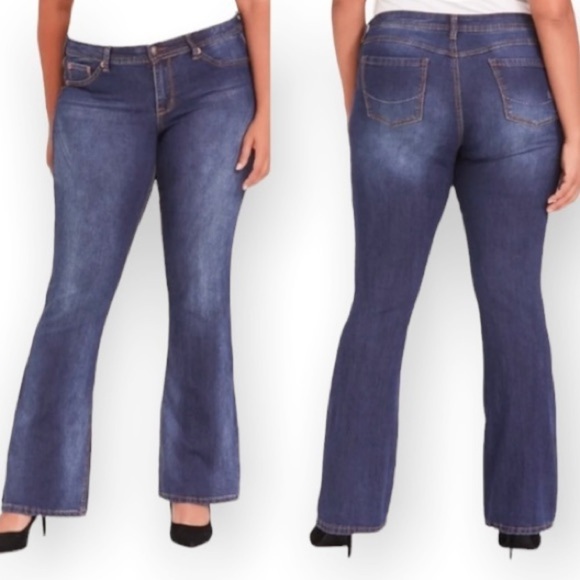 Torrid Source Of Wisdom Flare / Boot Jeans, Size 16, Stretch Whiskered, 10” Rise - Picture 1 of 10